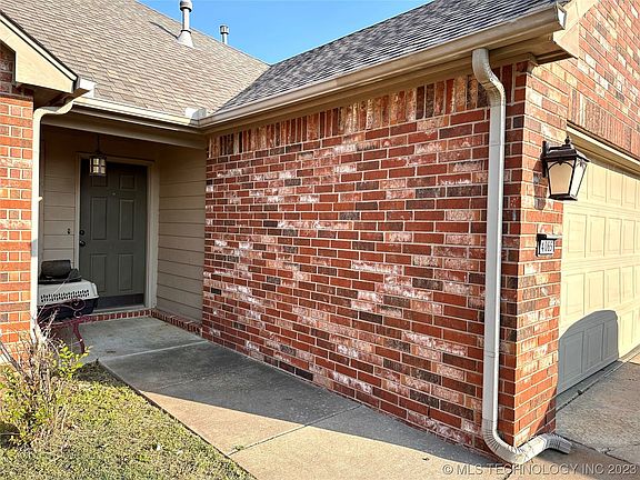 2nd image of 4065 S 217th Ave