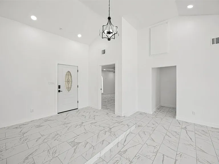 12831 Nyack Dr — Photo 6