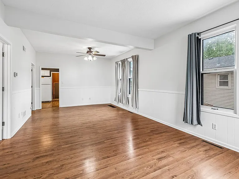 535 N Pebble St — Photo 4