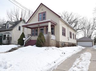 921 W Glendale Ave, Glendale, WI 53209