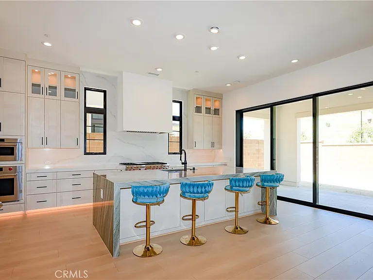 446 Ridgecrest — Photo 3
