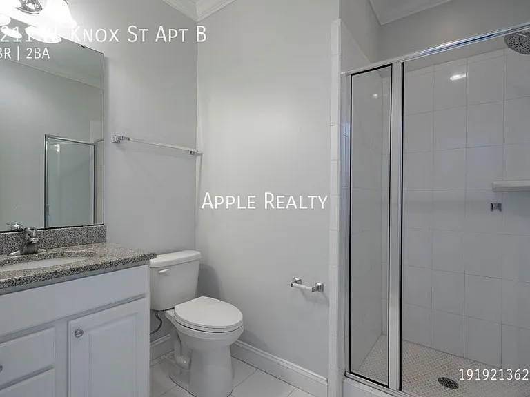 2211 W Knox St #B — Photo 10