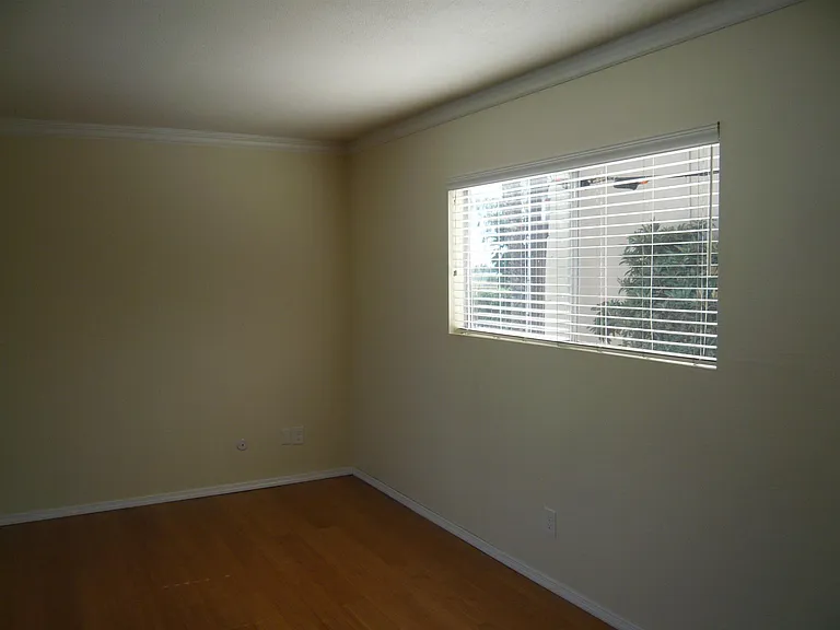 4404 Bond St #L — Photo 13