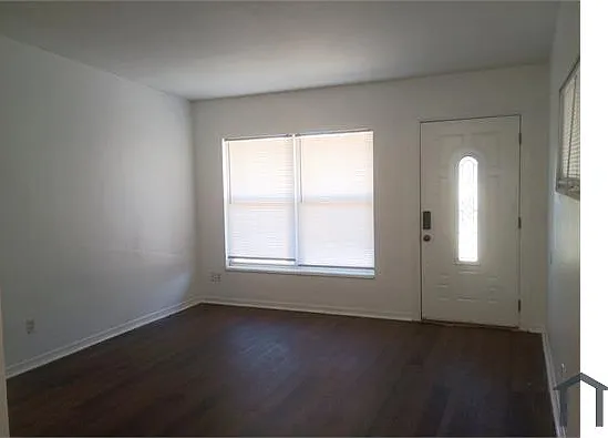 3 bed, $1,900 — Photo 3