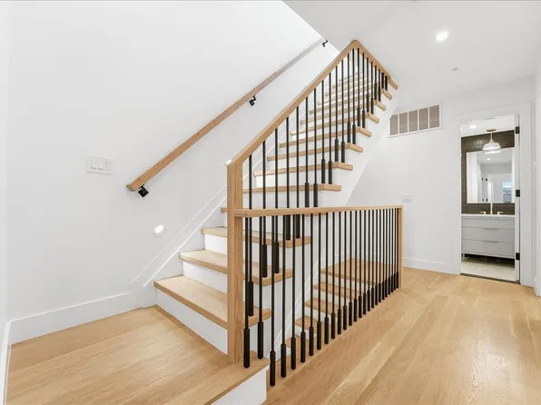 105 Laidlaw Avenue image 20 of 23