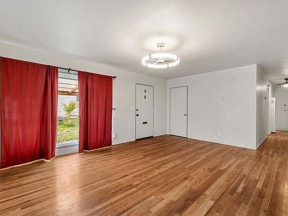 4th image of 2228 Summer St