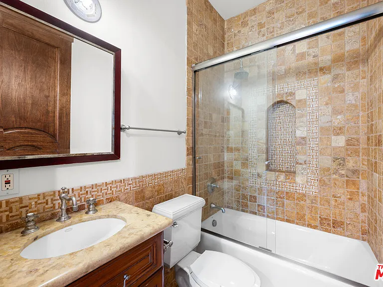 119 N Maple Dr — Photo 32