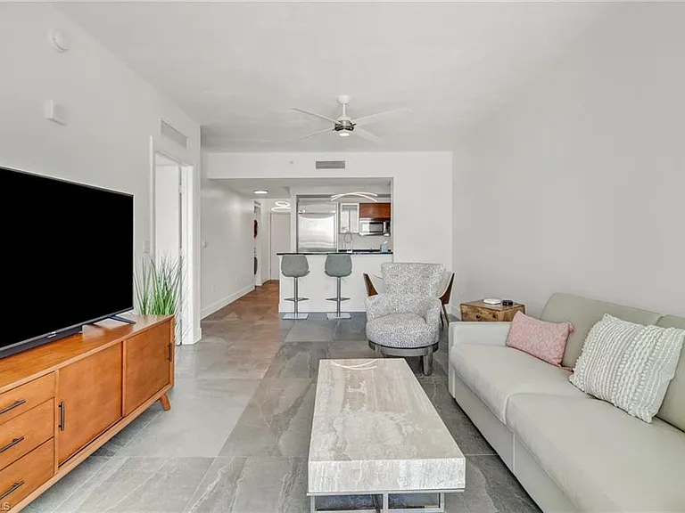3000 Oasis Grand Blvd #606 — Photo 11