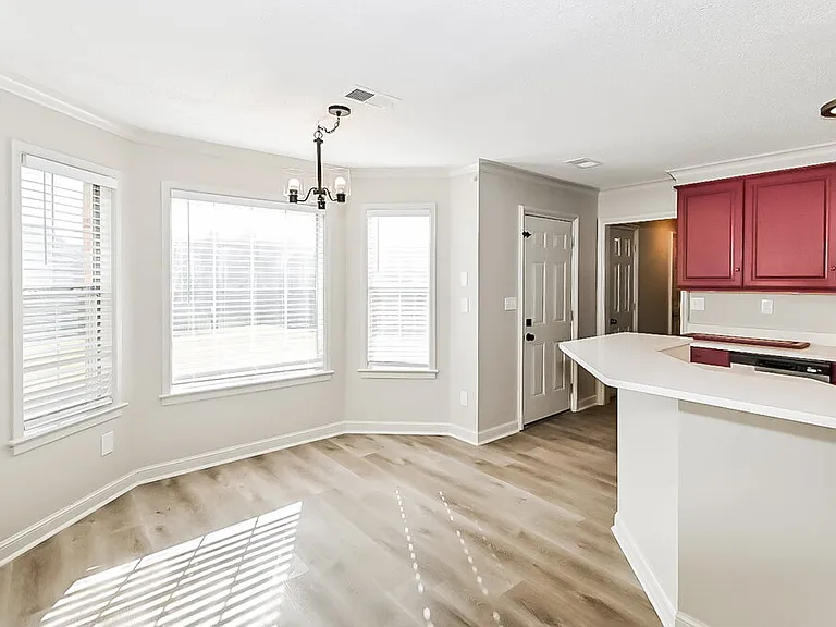 7170 Fox Creek Dr — Photo 6