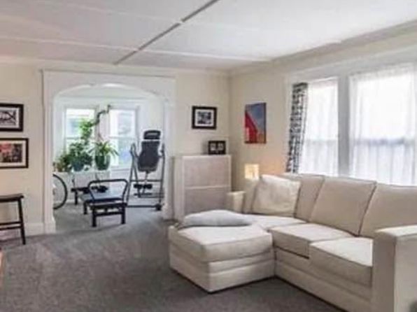 8 Commonwealth Ave