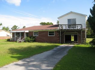 445 Cape Lookout Dr, Harkers Island, NC 28531