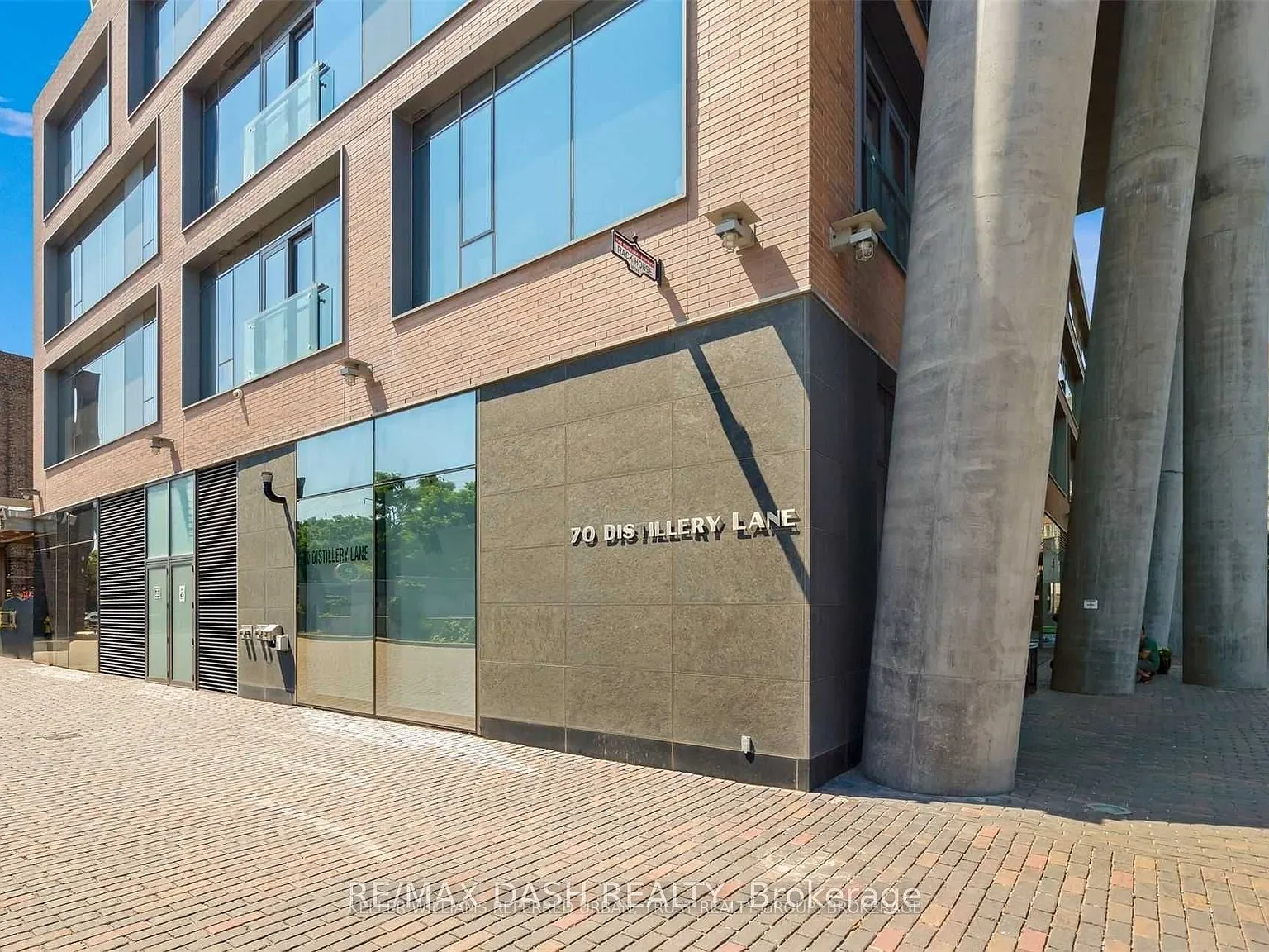 2 bed, $4,200 — Photo 3