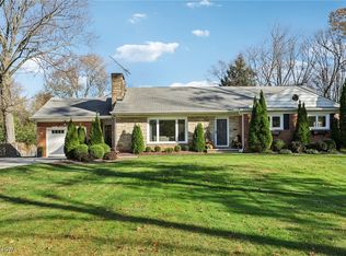 1927 Horseshoe Blvd, Westlake, OH