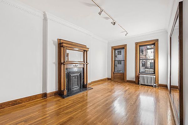 1st image of 318 W 104th St APT 8