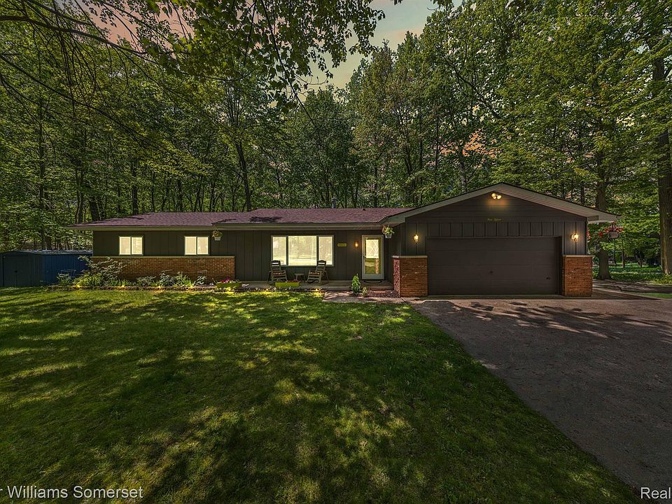 1st image of 415 Chippewa Trl