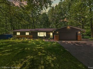415 Chippewa Trl, Prudenville, MI 48651