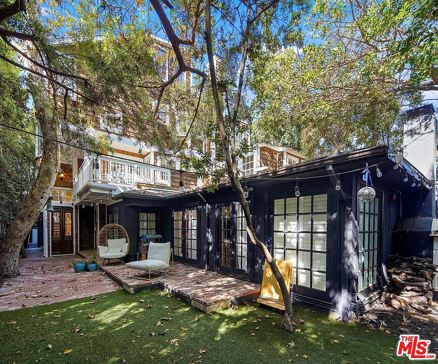 1st image of 583 Venice Blvd Unit 1/2