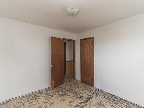 5th image of 118 W Roosevelt Dr