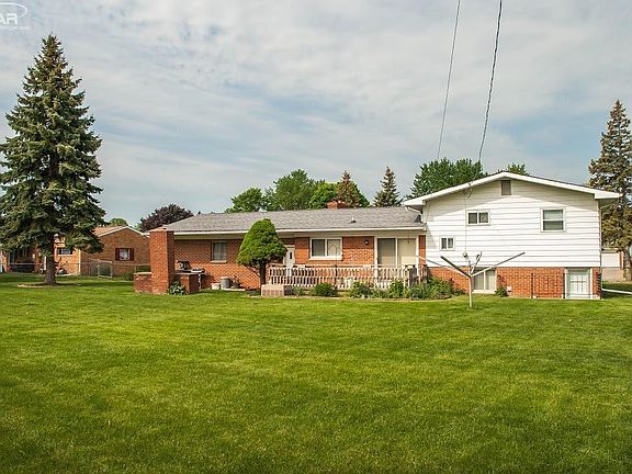 4th image of 4453 Westmont Dr