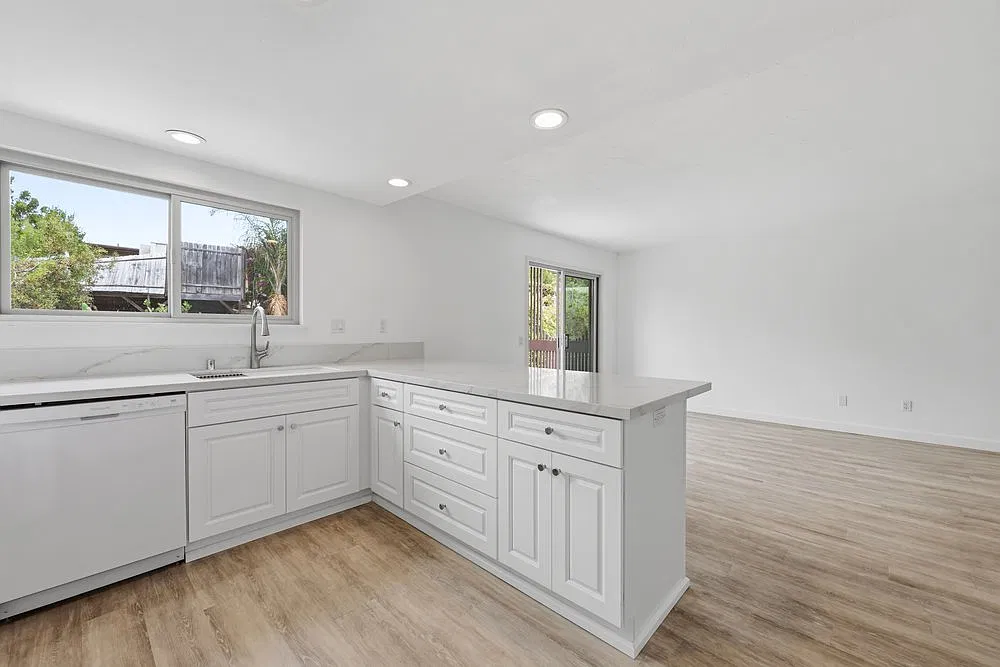 1 bed, 630 sqft, $3,300 — Photo 4