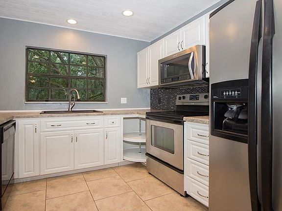 4th image of 3926 State Road 471