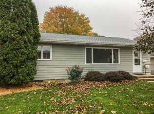 914 2nd Ave SW, Waverly, IA 50677