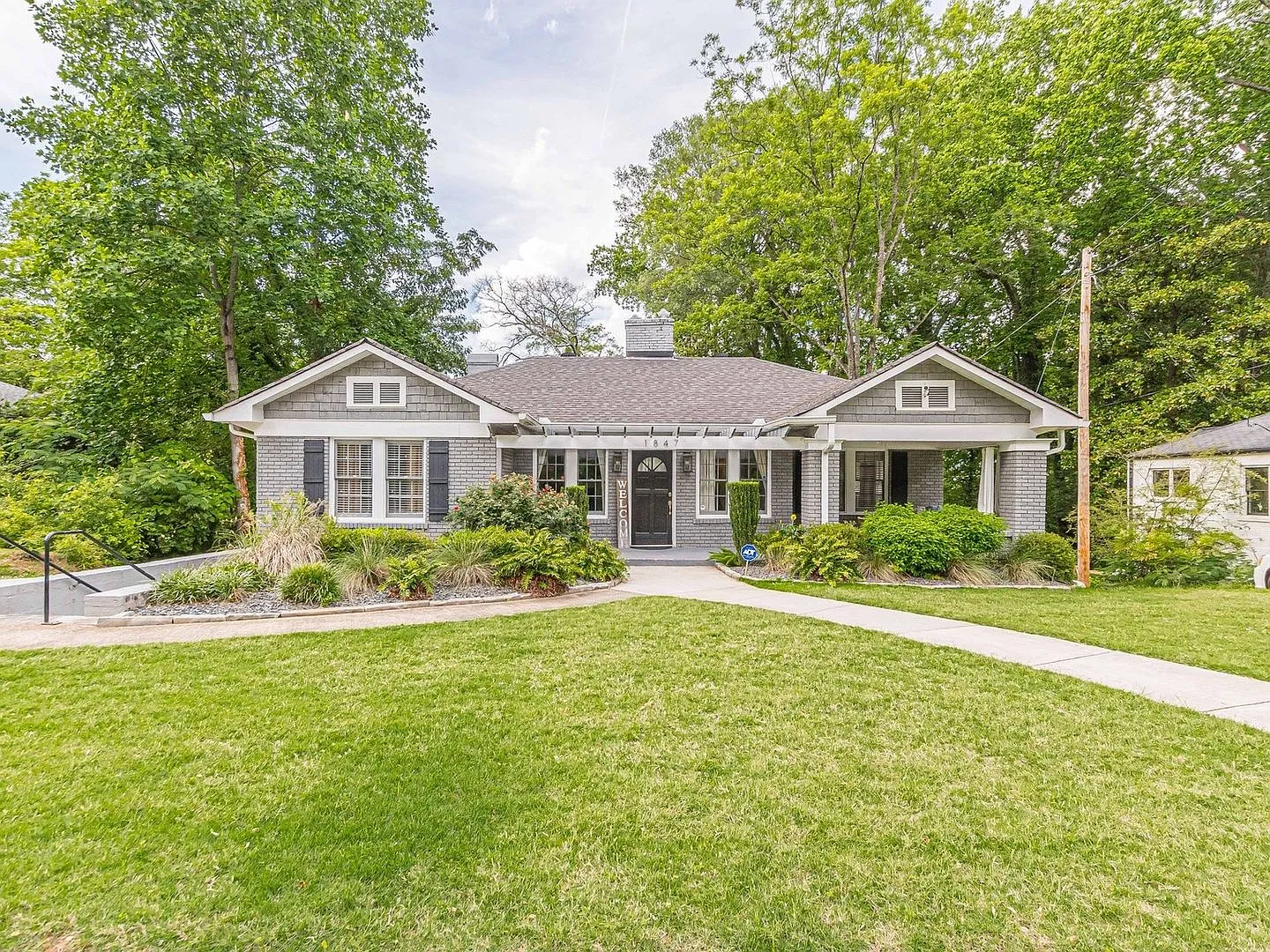 Fully Furnished Single Family 6-Bedroom Home w/pool College Park, Georgia — Photo 2
