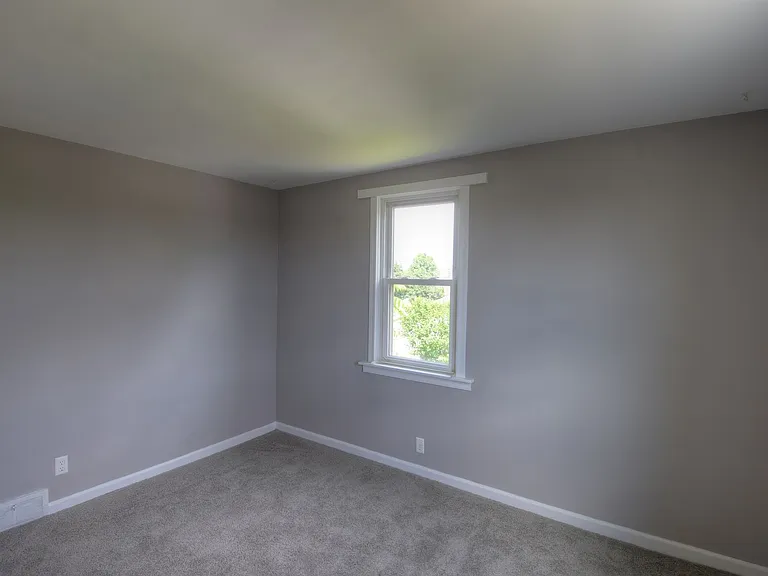 742 Lemington St — Photo 12