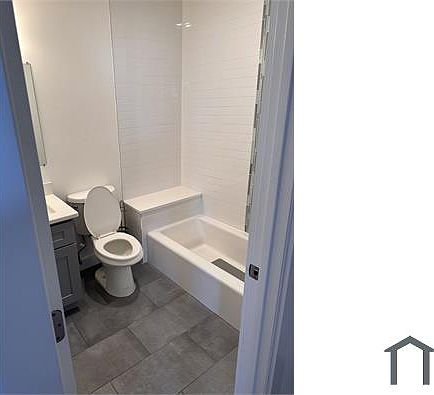 2nd image of 14 Touraine Ave APT 2
