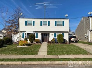 11 Spruce St, Port Reading, NJ 07064