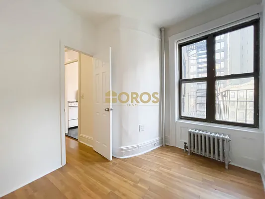 Rented by City Connections Realty | media 9