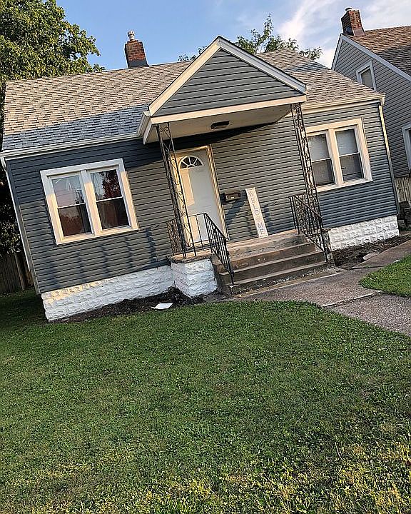 2nd image of 936 177th Pl