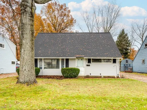 1310 Munroe Falls Ave, Cuyahoga Falls, OH 44221