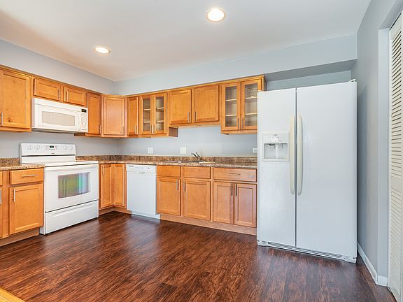 3rd image of 9482 Bay Colony Dr APT 1N