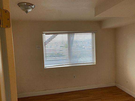 3rd image of 554 Winchester St