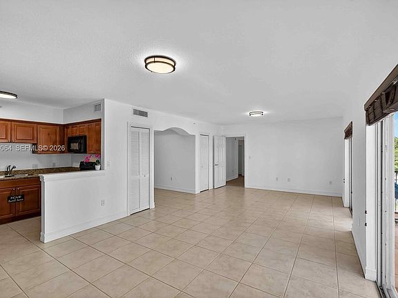 5th image of 322 Madeira Ave APT 304