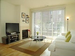 1st image of 5300 N Lincoln Ave APT 2C