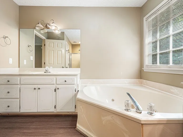 2245 Mills Wood Run — Photo 21