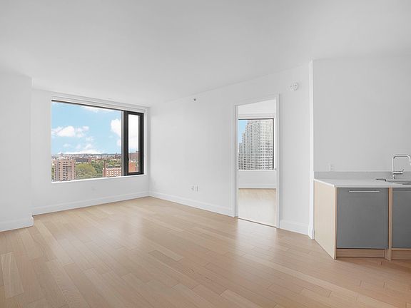 3rd image of 10 City Pt APT 42K