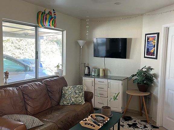 4th image of 1125 Golden Rd #B