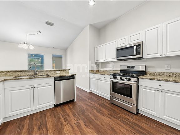 3rd image of 1443 Baythorn Dr