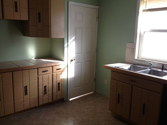 3rd image of 16 Shaver St #1