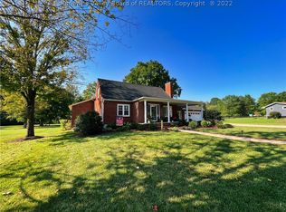 135 Maplewood Ests, Scott Depot, WV 25560