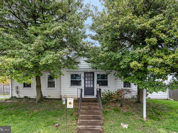 44 W Stiegel St, Manheim, PA 17545