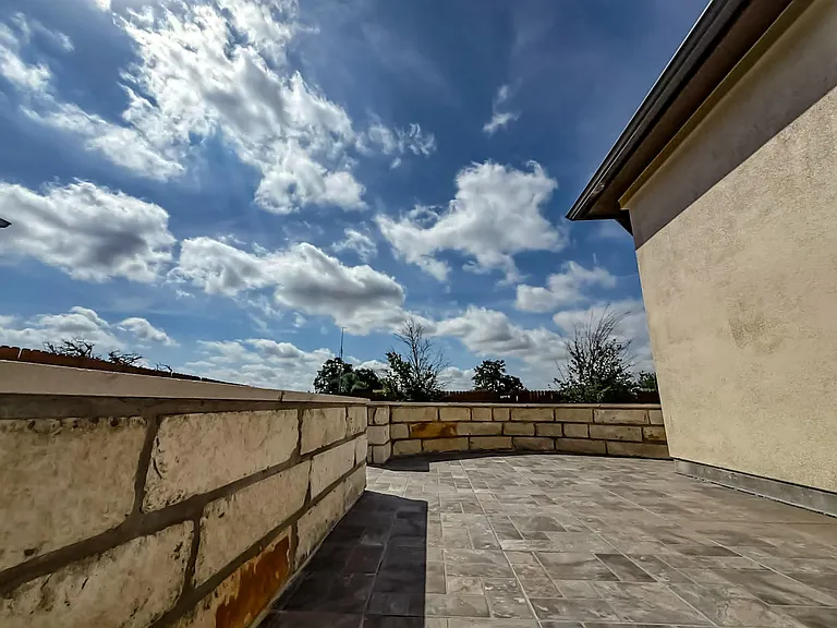 112 Rosebush Dr — Photo 34