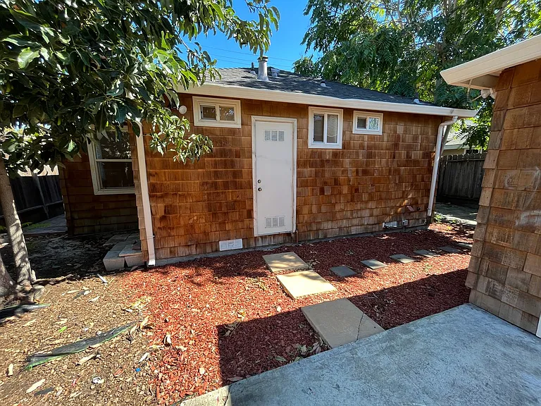 521 Hilmar St — Photo 29