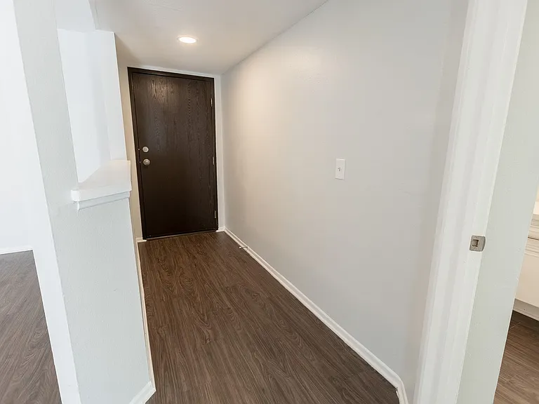 5235 Kester Ave — Photo 64