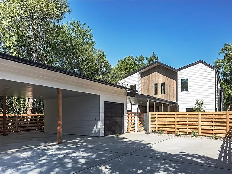 4417 Banister Ln #B — Photo 1
