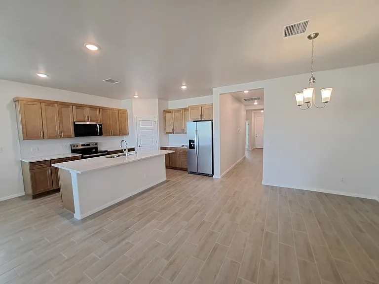 1040 San Cristobal Dr — Photo 4