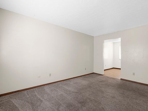 2nd image of 92 W Norwich Ave #92